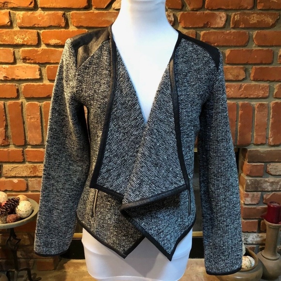 VTG Black & Gray Tweed Blazer Hi Low Jacke…